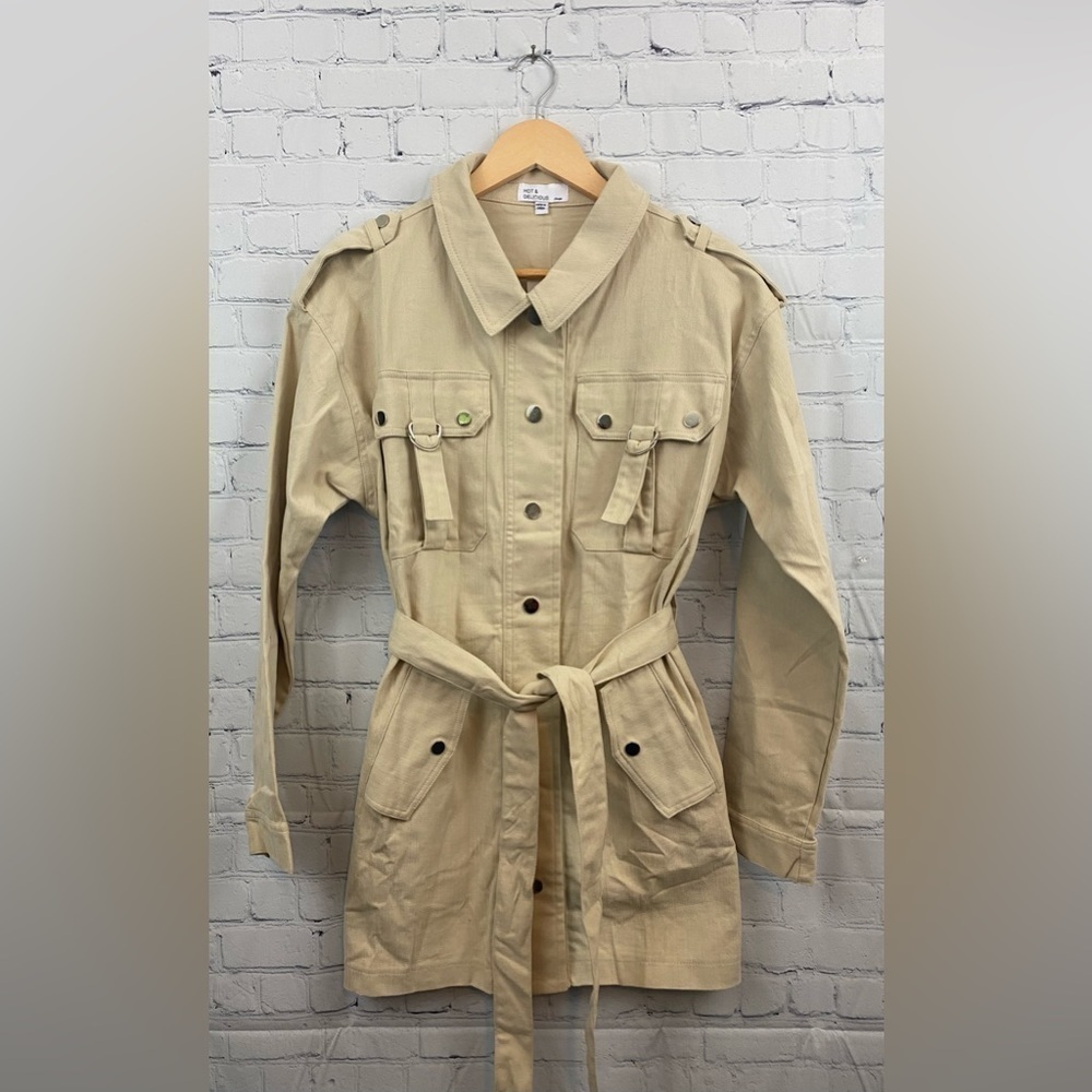 Hot & Delicious New With Tags Beige Trench Coat Jacket Dress Womens Size Large